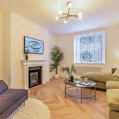 St Marg'S Hideaway; Grade II Listed Luxury Apartment In The Heart Of Cheltenham - Gateway To The Cotswolds! Sleeps 4 - Outdoor Seating And Free Private Parking! Exterior foto
