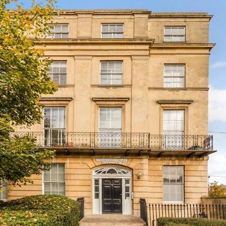 St Marg'S Hideaway; Grade II Listed Luxury Apartment In The Heart Of Cheltenham - Gateway To The Cotswolds! Sleeps 4 - Outdoor Seating And Free Private Parking! Exterior foto