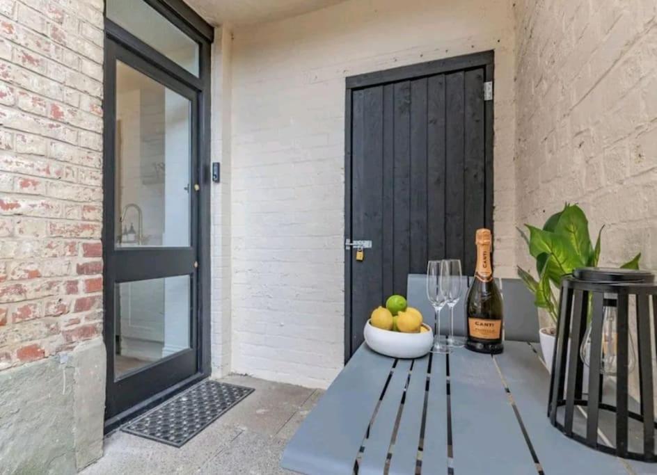 St Marg'S Hideaway; Grade II Listed Luxury Apartment In The Heart Of Cheltenham - Gateway To The Cotswolds! Sleeps 4 - Outdoor Seating And Free Private Parking! Exterior foto